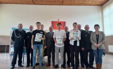 Zwycięzcy konkursu oraz jury