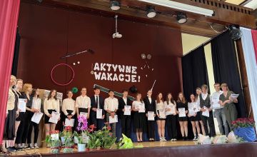Uczniowie z klas drugich i trzecich