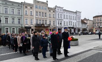 Delegacja podczas uroczystości wprowadzenia stanu wojennego