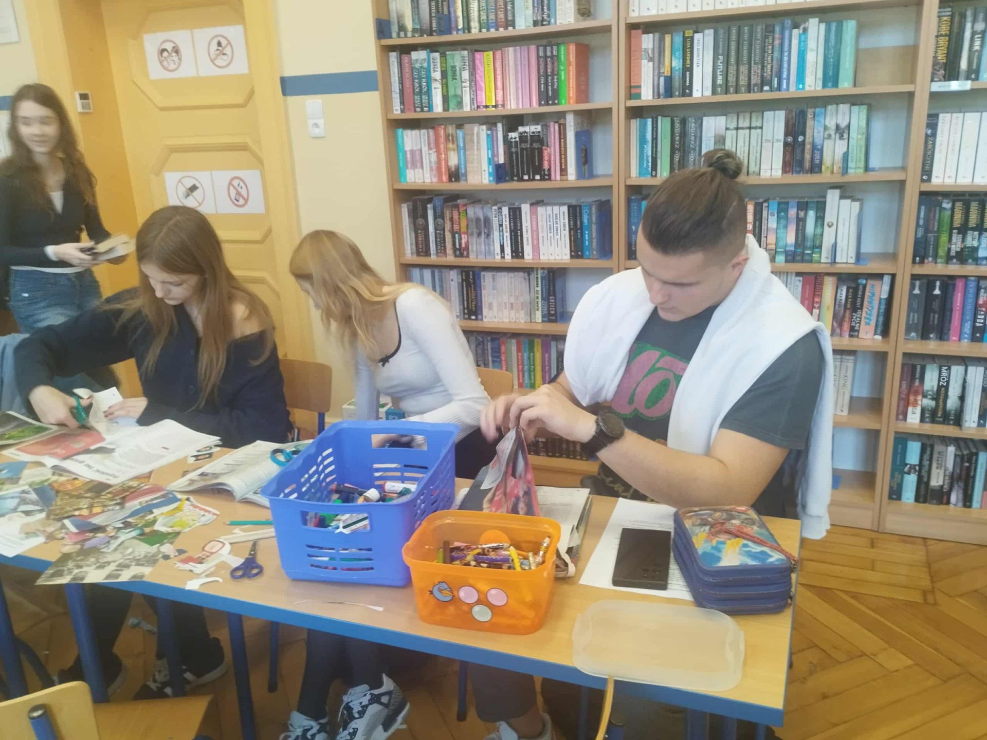 Grupa projektowa przy pracy