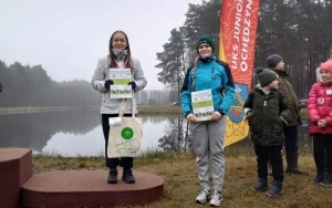 Zawodnicy podczas biegu na orientację (5)