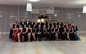 Uczestnicy Studniówki 