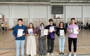 Uczniowie podczas obchodów Dnia Wiosny (10)