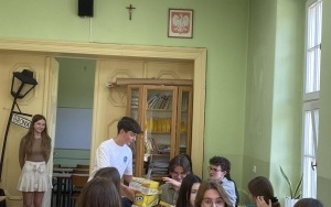Uczniowie obchodzący Dzień Dziecka (10)