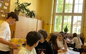 Uczniowie obchodzący Dzień Dziecka (11)