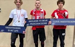 Uczniowie podczas obchodów Święta Niepodległości (7)
