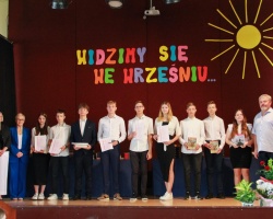 Uczestnicy uroczystości zakończenia roku (3)