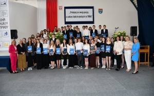 Uczestnicy uroczystości wręczenia nagród Starosty (1)
