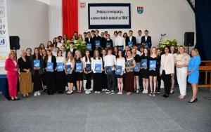 Uczestnicy uroczystości wręczenia nagród Starosty (2)