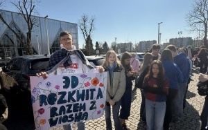 Wiosenny spacer całej społeczności szkolnej (6)