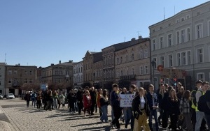 Wiosenny spacer całej społeczności szkolnej (7)