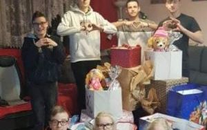 Uczniowie i obdarowani podopieczni Rodzinnego Domu Fundacji „Happy Kids” w Lubczynie (3)