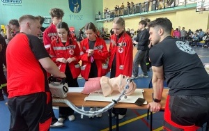 II Mistrzostwa Szkół Ponadpodstawowych w Pierwszej Pomocy o Puchar Rektora Uniwersytetu Kaliskiego (5)