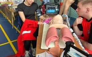 II Mistrzostwa Szkół Ponadpodstawowych w Pierwszej Pomocy o Puchar Rektora Uniwersytetu Kaliskiego (4)