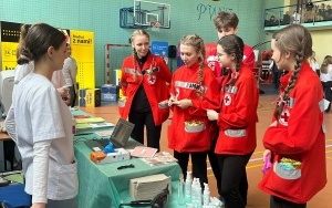 II Mistrzostwa Szkół Ponadpodstawowych w Pierwszej Pomocy o Puchar Rektora Uniwersytetu Kaliskiego (6)