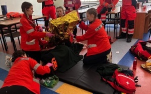 II Mistrzostwa Szkół Ponadpodstawowych w Pierwszej Pomocy o Puchar Rektora Uniwersytetu Kaliskiego (7)