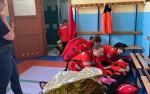 II Mistrzostwa Szkół Ponadpodstawowych w Pierwszej Pomocy o Puchar Rektora Uniwersytetu Kaliskiego (9)