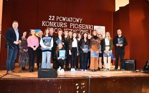 Uczestnicy konkursu oraz jury (1)