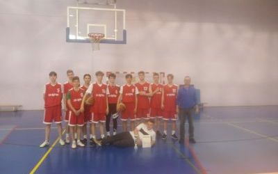 Uczniowie podczas Mistrzostw Rejonu w Koszykówce Chłopców (2)