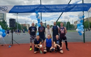 Uczestnicy zjazdu absolwentów podczas zajęć rekreacyjno-sportowych