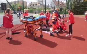 Uczestnicy zjazdu absolwentów podczas zajęć rekreacyjno-sportowych (4)